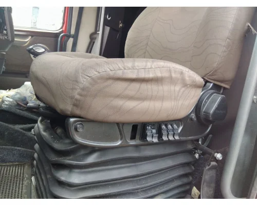 VOLVO VNL SEAT, FRONT