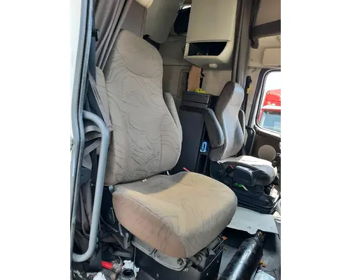 VOLVO VNL SEAT, FRONT