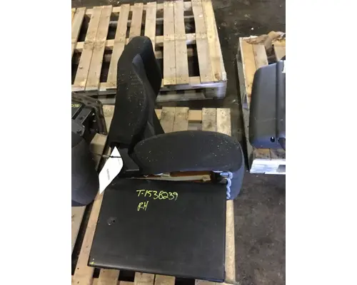 VOLVO VNL SEAT, FRONT