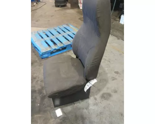 VOLVO VNL SEAT, FRONT