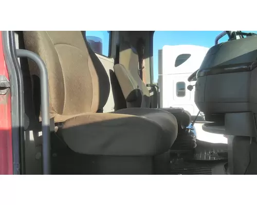 VOLVO VNL SEAT, FRONT