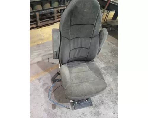 VOLVO VNL SEAT, FRONT