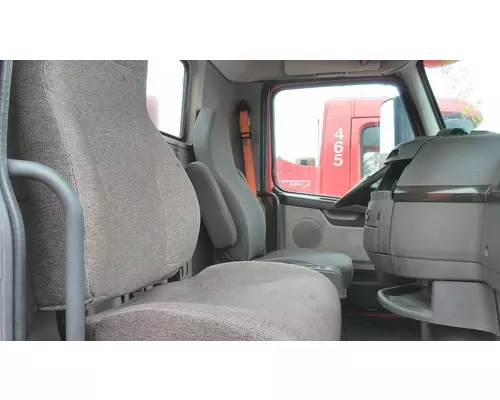 VOLVO VNL SEAT, FRONT