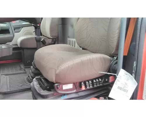 VOLVO VNL SEAT, FRONT