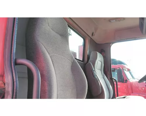 VOLVO VNL SEAT, FRONT