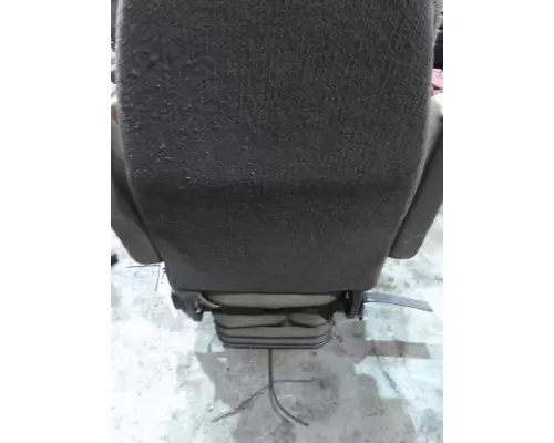 VOLVO VNL SEAT, FRONT