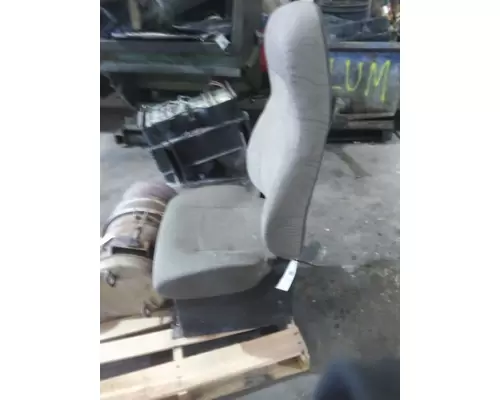 VOLVO VNL SEAT, FRONT