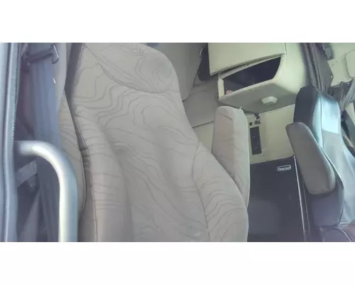 VOLVO VNL SEAT, FRONT