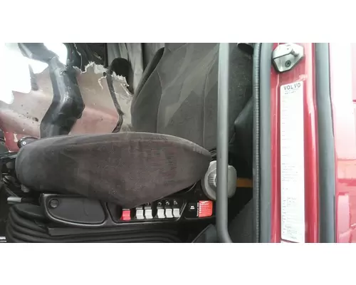 VOLVO VNL SEAT, FRONT