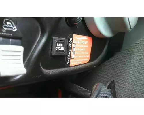 VOLVO VNL SEAT, FRONT