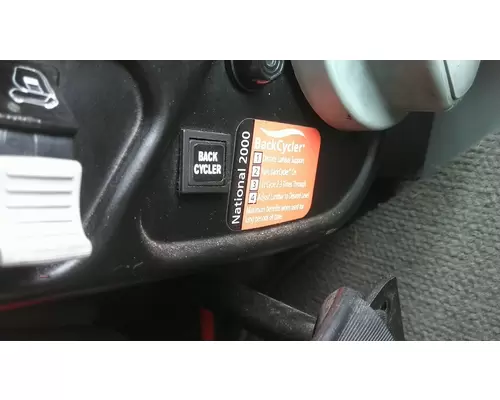 VOLVO VNL SEAT, FRONT