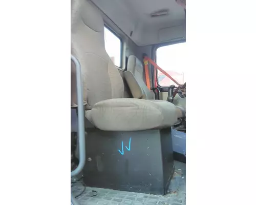 VOLVO VNL SEAT, FRONT