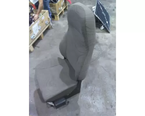 VOLVO VNL SEAT, FRONT