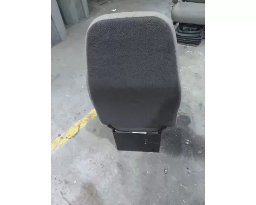 VOLVO VNL SEAT, FRONT