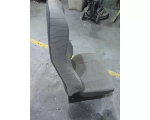 VOLVO VNL SEAT, FRONT