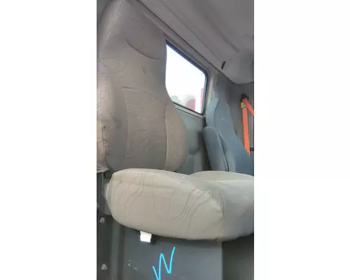 VOLVO VNL SEAT, FRONT