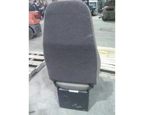 VOLVO VNL SEAT, FRONT
