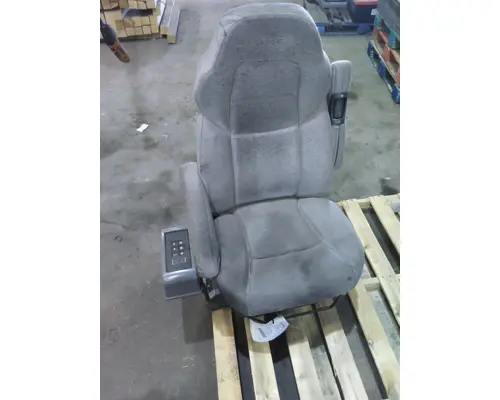 VOLVO VNL SEAT, FRONT