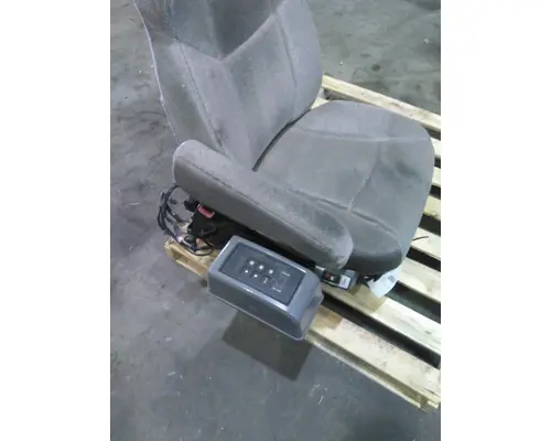 VOLVO VNL SEAT, FRONT
