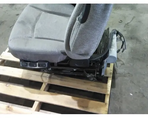 VOLVO VNL SEAT, FRONT