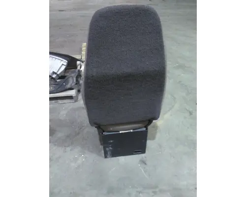 VOLVO VNL SEAT, FRONT