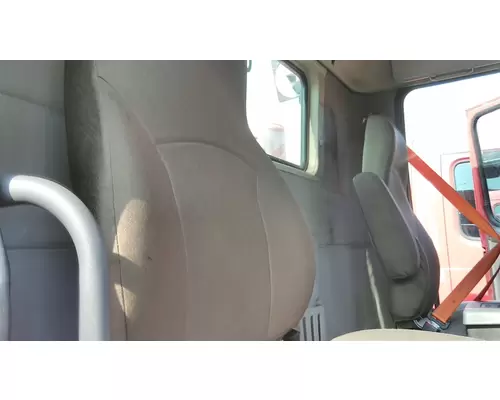 VOLVO VNL SEAT, FRONT