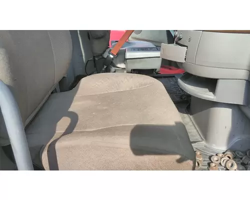 VOLVO VNL SEAT, FRONT