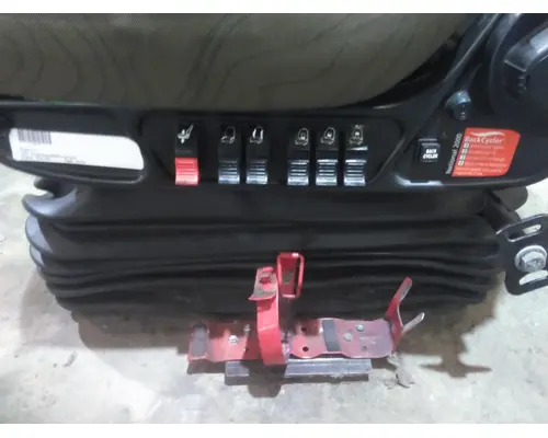 VOLVO VNL SEAT, FRONT