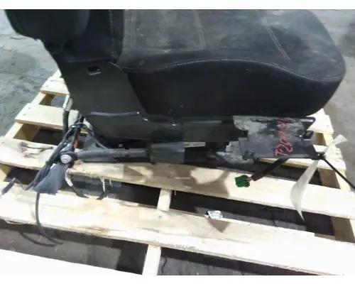 VOLVO VNL SEAT, FRONT