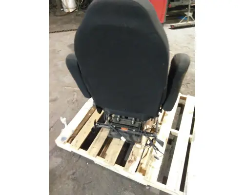 VOLVO VNL SEAT, FRONT