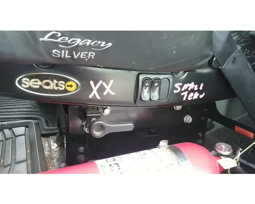 VOLVO VNL SEAT, FRONT