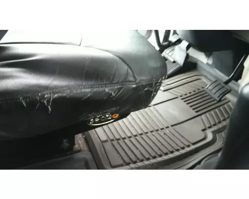 VOLVO VNL SEAT, FRONT