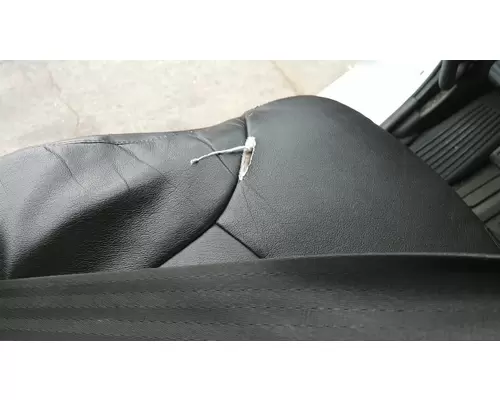 VOLVO VNL SEAT, FRONT