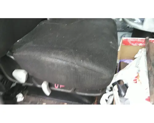 VOLVO VNL SEAT, FRONT