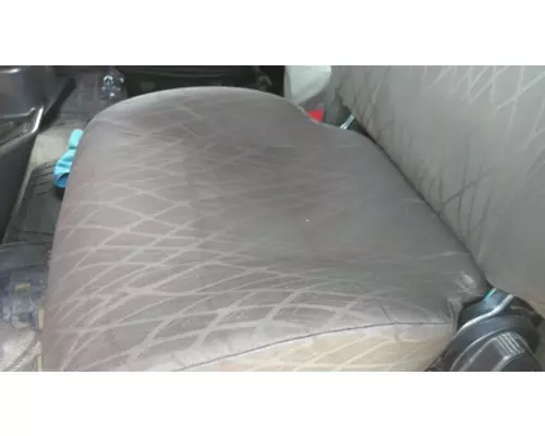 VOLVO VNL SEAT, FRONT