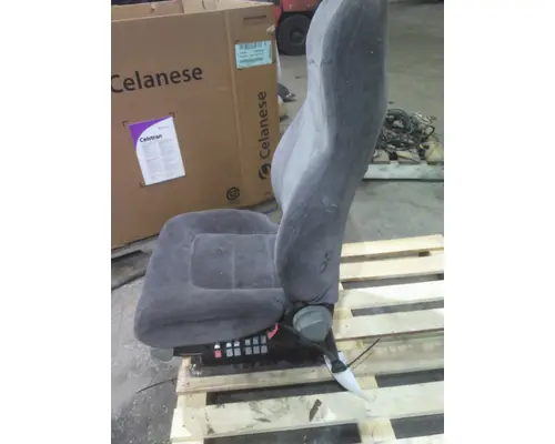 VOLVO VNL SEAT, FRONT