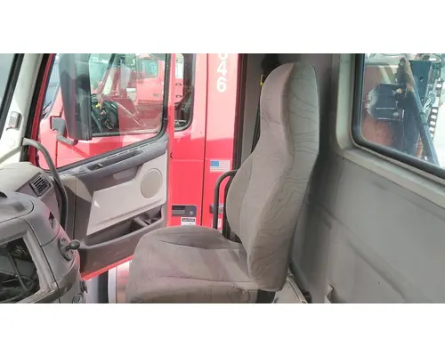 VOLVO VNL SEAT, FRONT