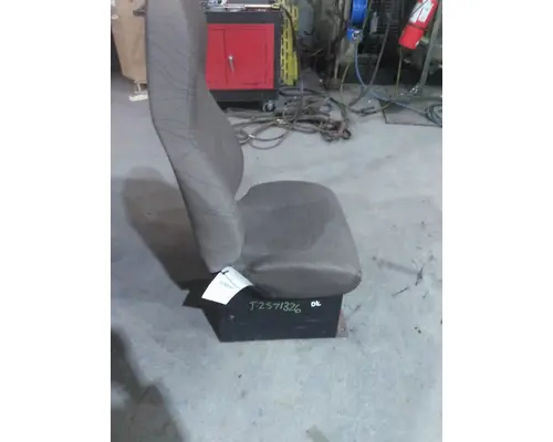 VOLVO VNL SEAT, FRONT