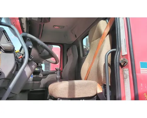 VOLVO VNL SEAT, FRONT