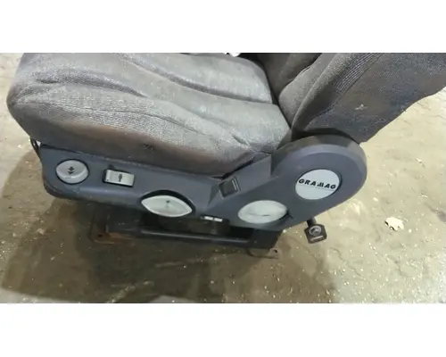 VOLVO VNL SEAT, FRONT
