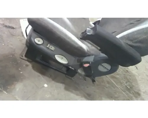 VOLVO VNL SEAT, FRONT