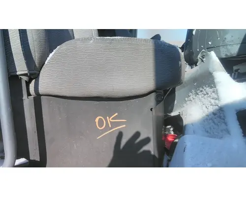VOLVO VNL SEAT, FRONT