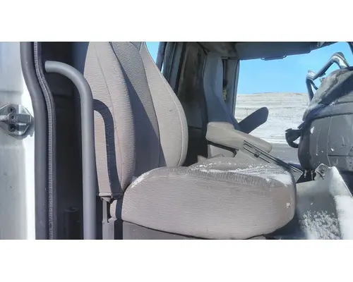 VOLVO VNL SEAT, FRONT