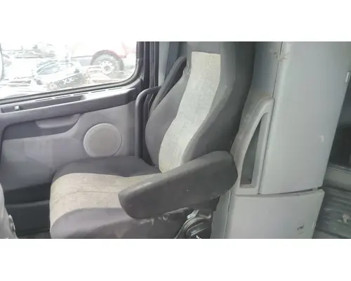 VOLVO VNL SEAT, FRONT