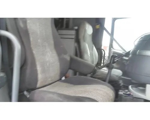 VOLVO VNL SEAT, FRONT
