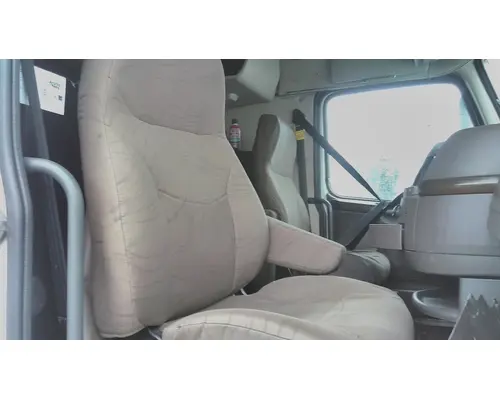 VOLVO VNL SEAT, FRONT