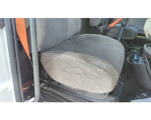VOLVO VNL SEAT, FRONT
