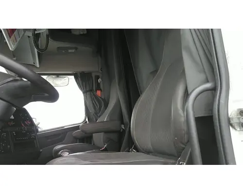 VOLVO VNL SEAT, FRONT