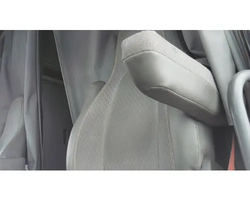 VOLVO VNL SEAT, FRONT
