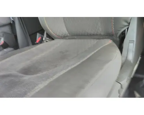VOLVO VNL SEAT, FRONT